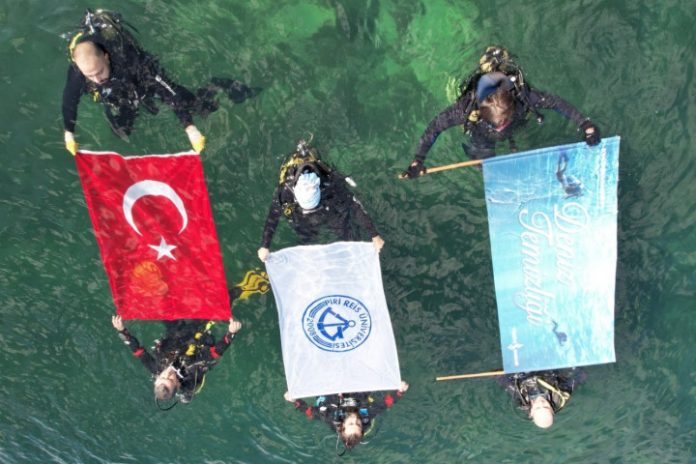 Is-Bankasi-Deniz-Temizligi-2 İş Bankası Deniz Temizliği