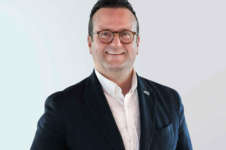 Yapı Kredi Kurumsal İletişim Direktörü Arda Öztaşkın 