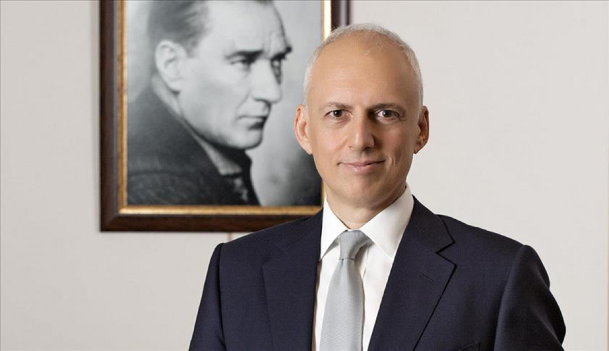 Yapı Kredi'nin Üst Yöneticisi (CEO) olan Gökhan Erün Yapı Kredi'nin Üst Yöneticisi (CEO) olan Gökhan Erün