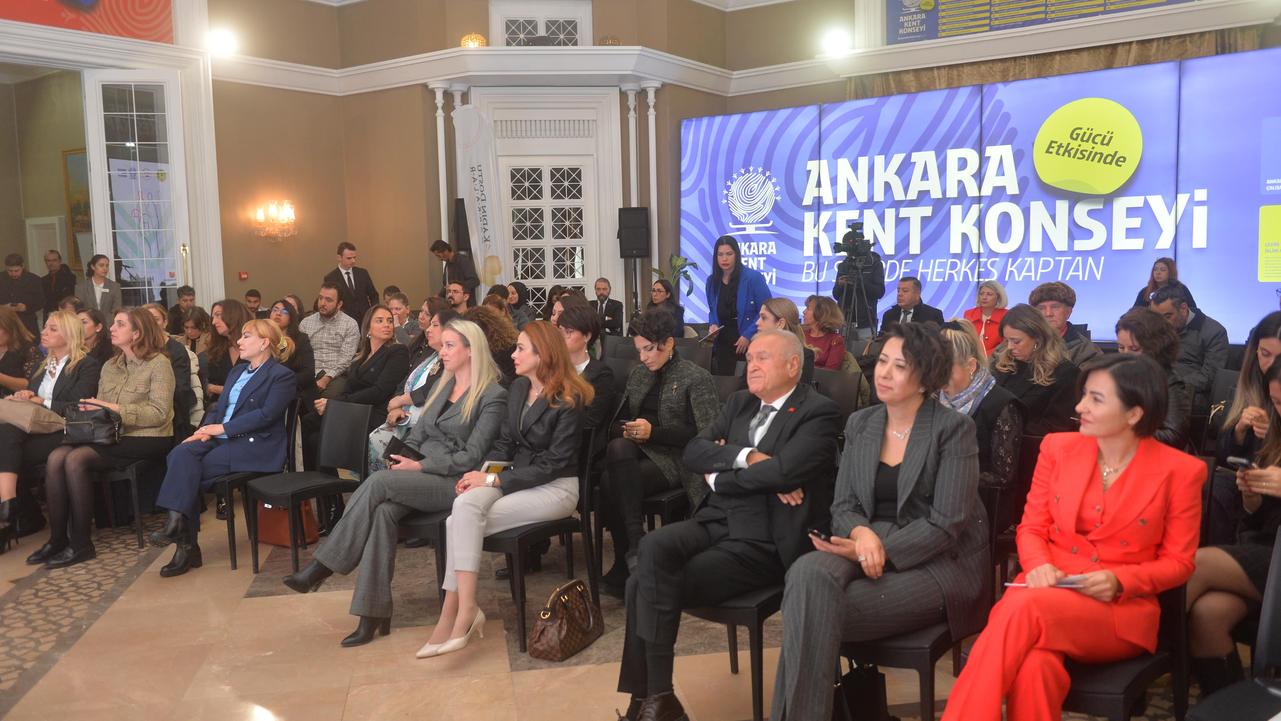 Eşitliğin Liderleri, Sürdürülebilir Değer Zirvesi’nde ödüllerini aldı