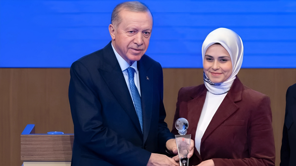 T3 Vakfına “Toplumsal Farkındalık ve Sürdürülebilirlik” Ödülü