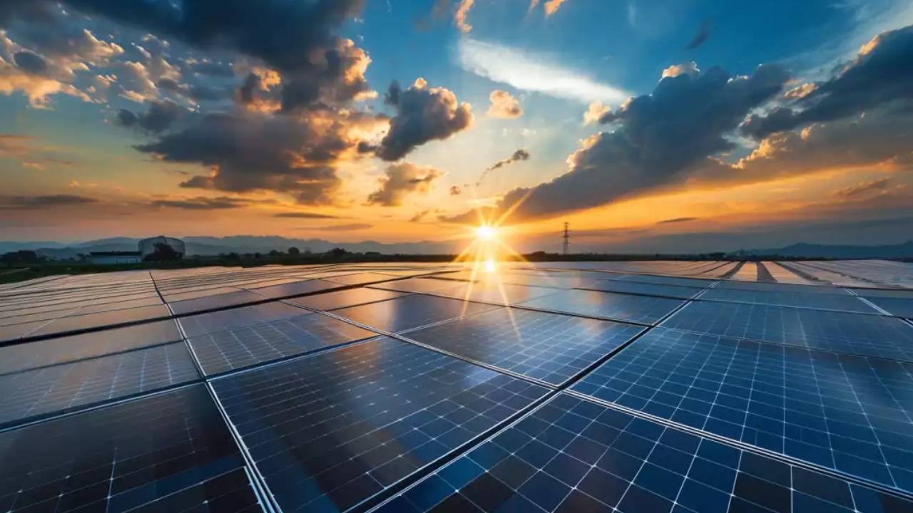 İran’da Yenilenebilir Enerji Kapasitesi 1520 Megavata Yükseldi