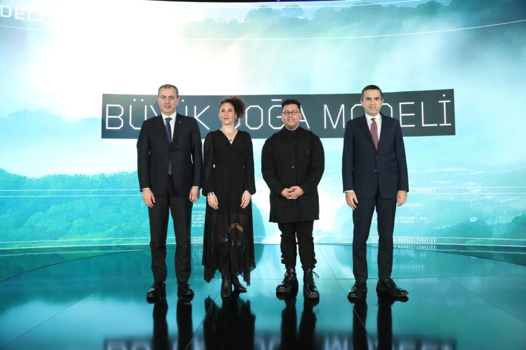 Refik Anadol Büyük Doğa Modeli Projesi