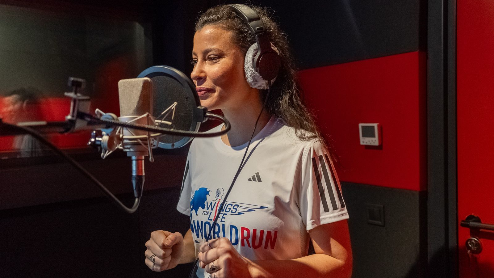 Müjde Uzman ve Bülent Şakrak, Wings for Life için Stüdyoya Girdi