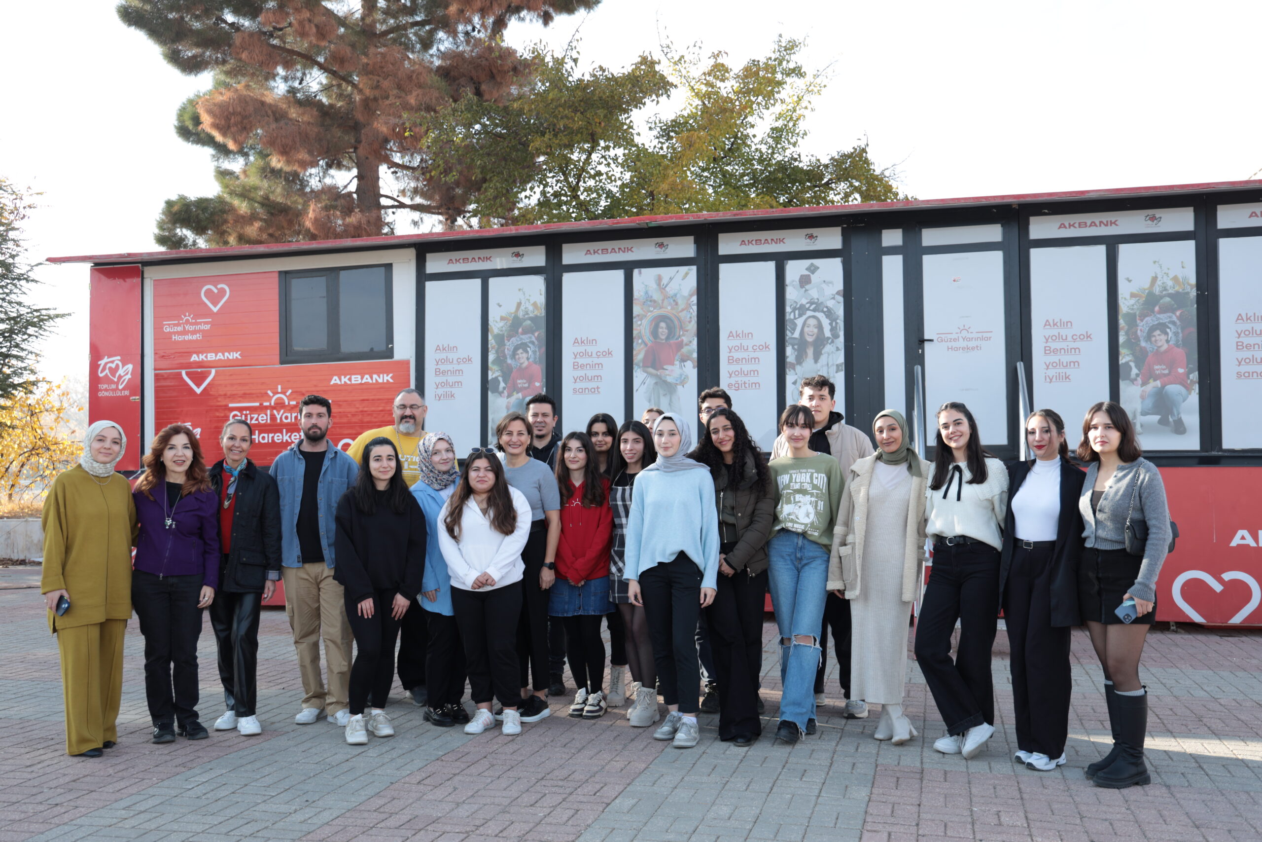 Akbank’ın ‘Güzel Yarınlar Hareketi’ Depremzede Gençlerin Yanında