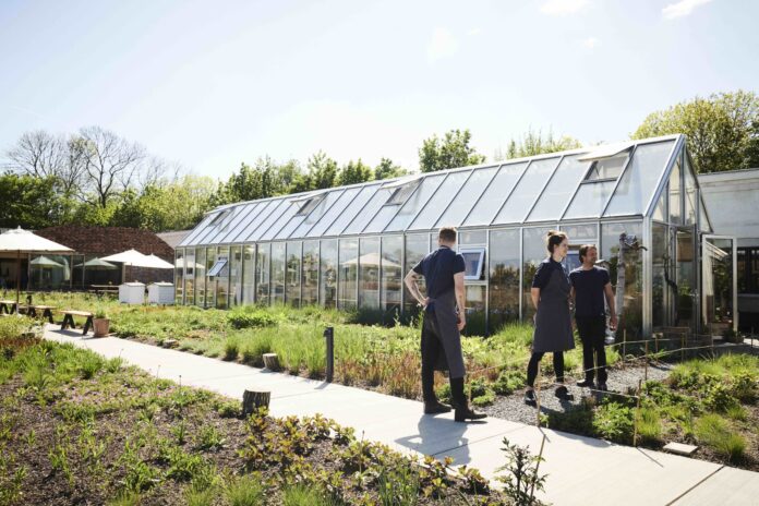 Noma-greenhouse-scaled Tarladan Sofraya hareketinin öncülerinden Noma Restaurant