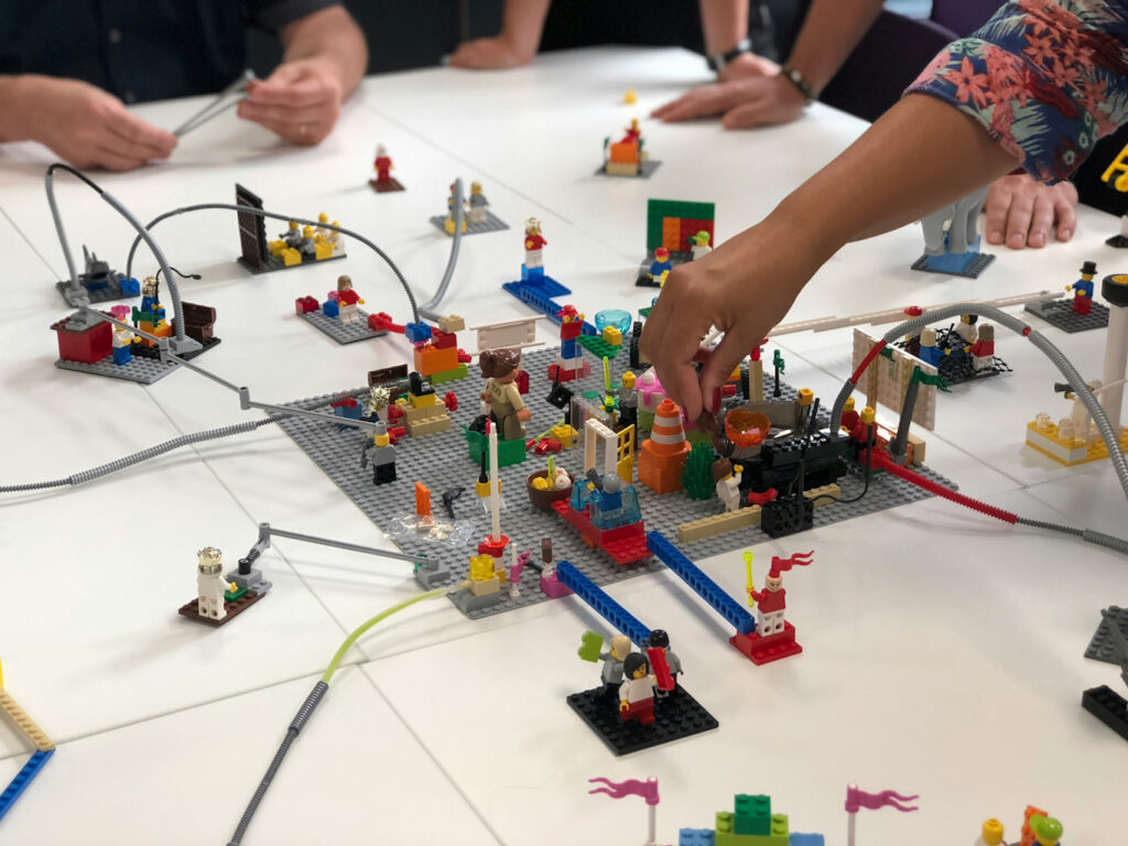 amelie-mourichon-hcLSA1MiU3A-unsplash_edited Lego - amelie-mourichon-unsplash
