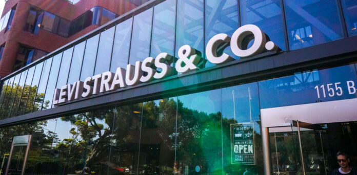levis-company Levi Strauss, Tedarik Zincirinde Yenilenebilir Enerji Kullanımını Artırmak İçin Program Başlattı