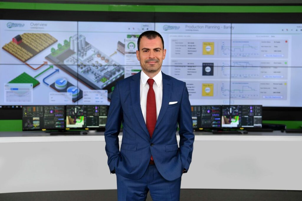 Schneider Electric Türkiye ve Orta Asya Bölge Başkanı İsmail Yamangil