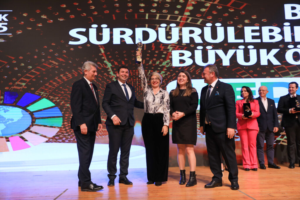 2.Sürdürülebilirlik Konferansı’nda UEDAŞ, Sürdürülebilirlik Büyük Ödülü’nü alan tek kurum oldu.