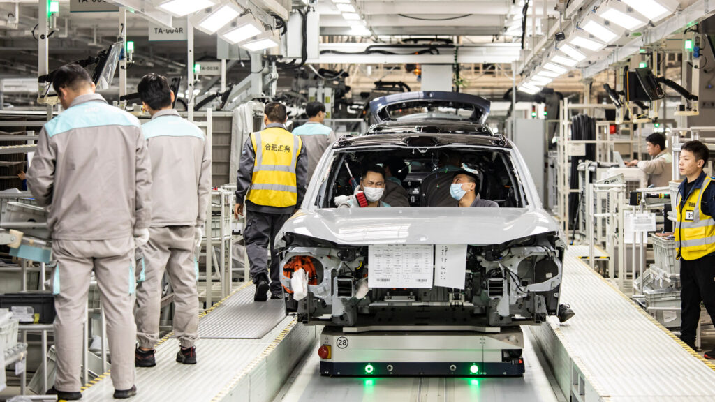 Çin'de elektrikli araç üretimi