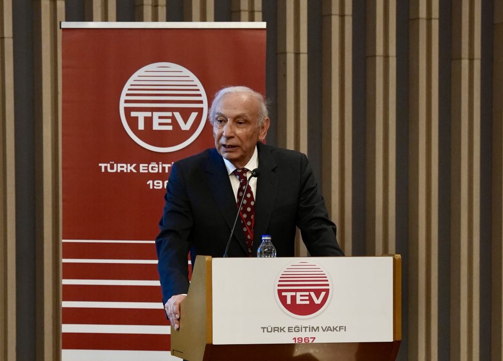 TEV, ÜSTÜN BAŞARI BURSU İLE GENÇLERİ DESTEKLEMEYE DEVAM EDİYOR
