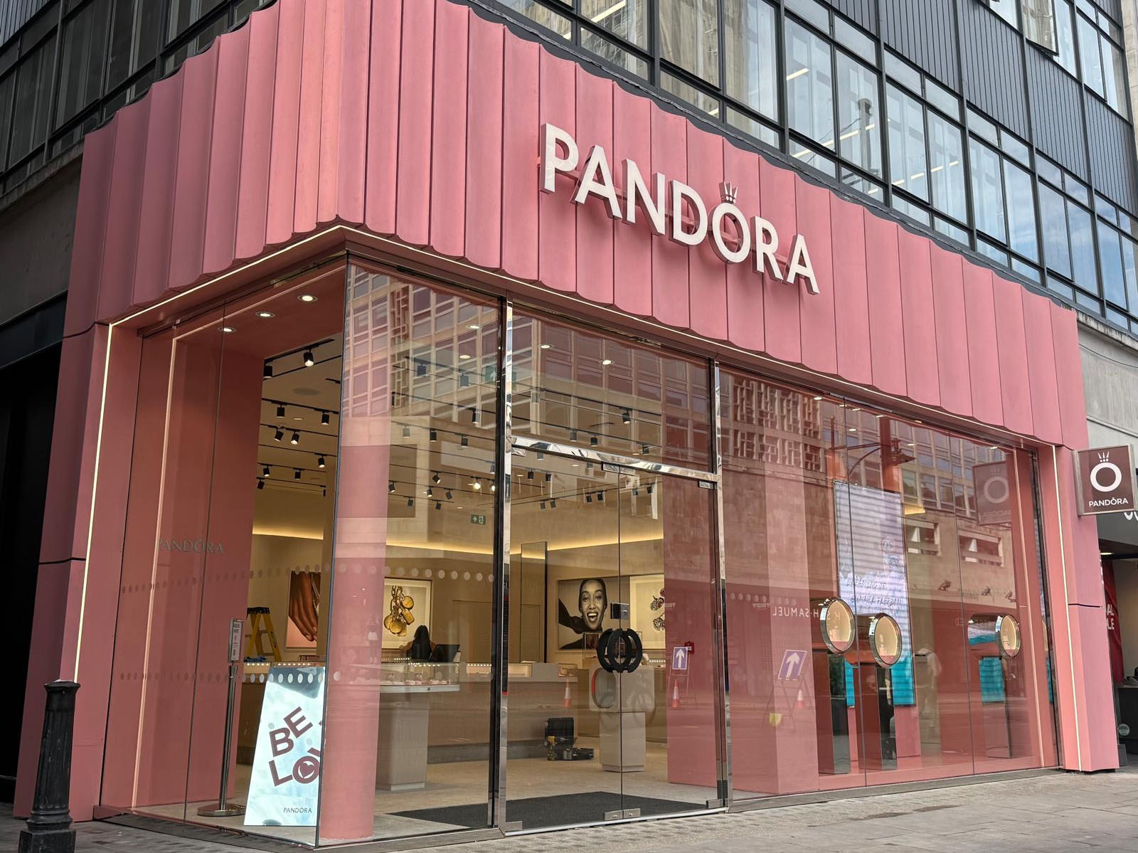 Pandora, Elmasa Beşinci C’yi Ekledi: Karbon