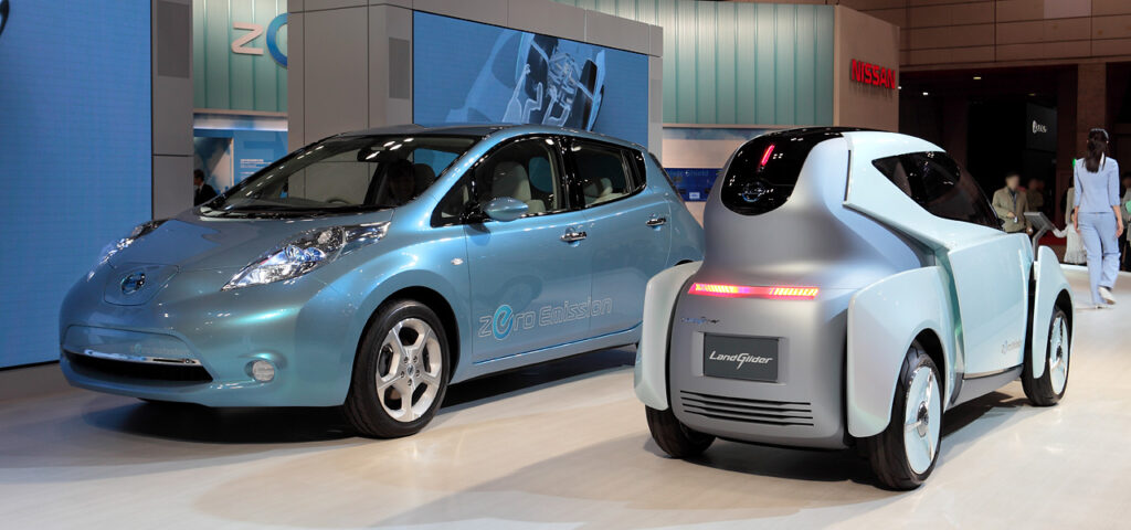 Nissan_Leaf_&_Landglider_001 Nissan